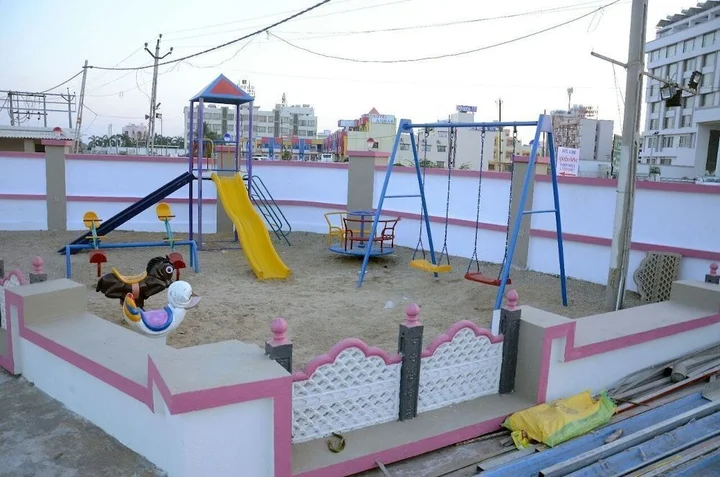 Сомнатх: Hotel Surbhi