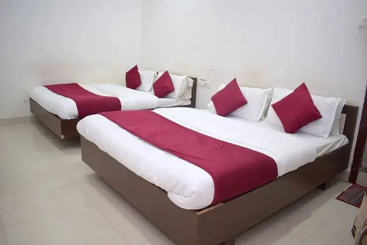 Сомнатх: Hotel Surbhi