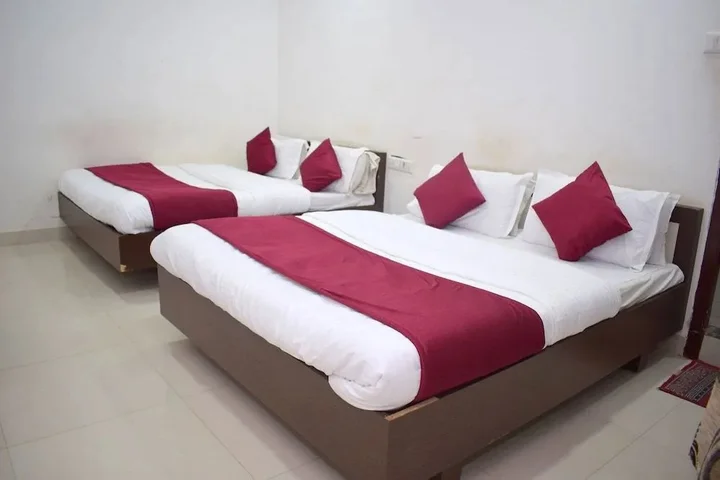 Сомнатх: Hotel Surbhi