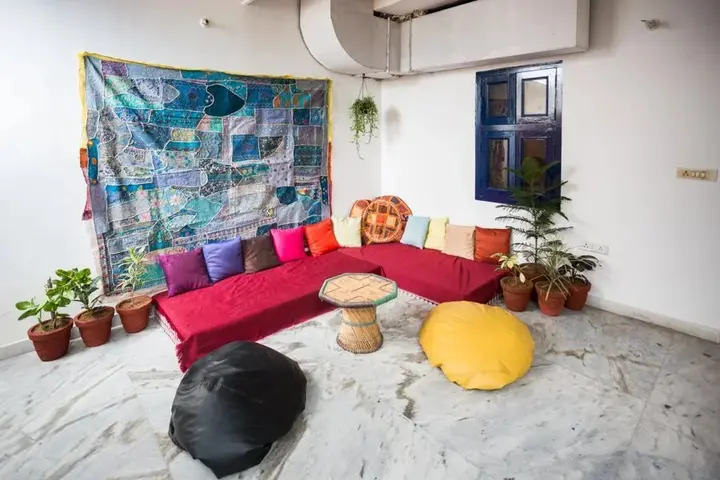 Джайпур: Mai Thik Hoo Hostel