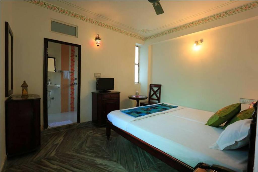 Удаипур: Hotel Janak Niwas