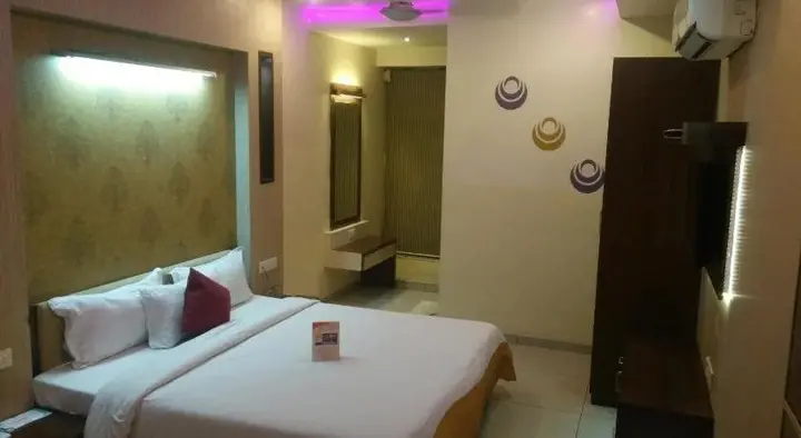 Ахмедабад: Hotel Kalinga Lake View