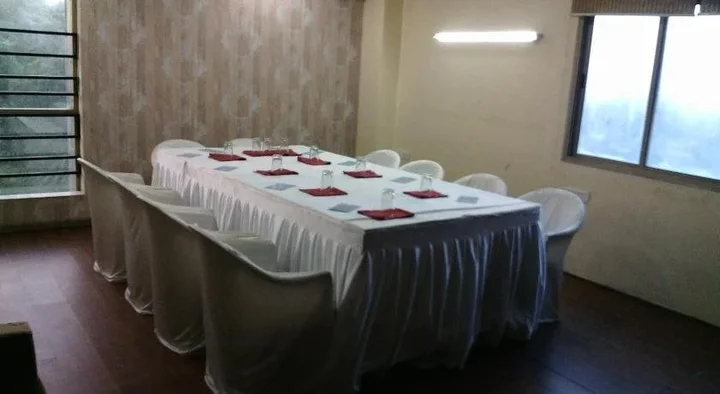 Ахмедабад: Hotel Kalinga Lake View