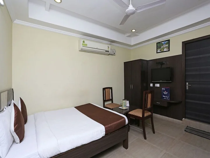 Хидерабад: OYO 1108 Hotel Saraswathi Residency
