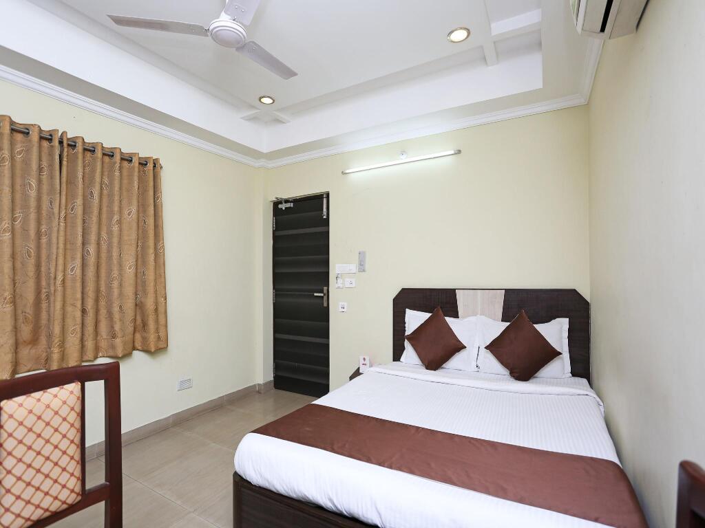 Хидерабад: OYO 1108 Hotel Saraswathi Residency