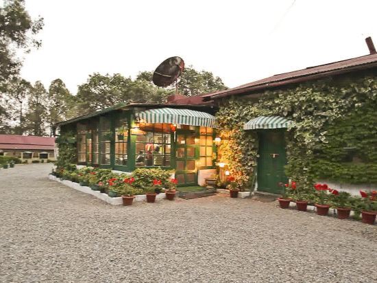 Раникхет: West View Hotel