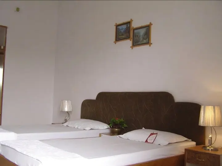 Кхаджурахо: Hotel Surya