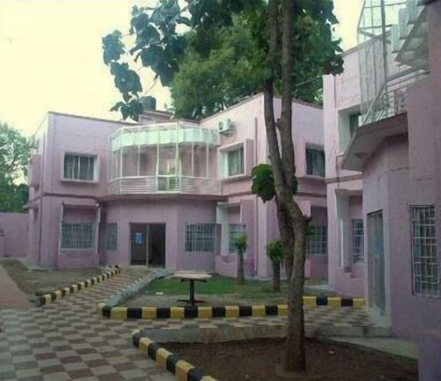 Бадами: KSTDC Hotel Mayura Chalukya Badami