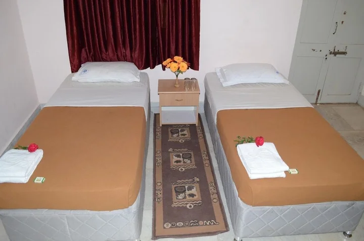 Бадами: KSTDC Hotel Mayura Chalukya Badami