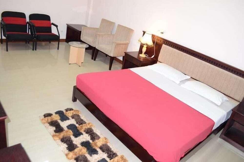 Бадами: KSTDC Hotel Mayura Chalukya Badami