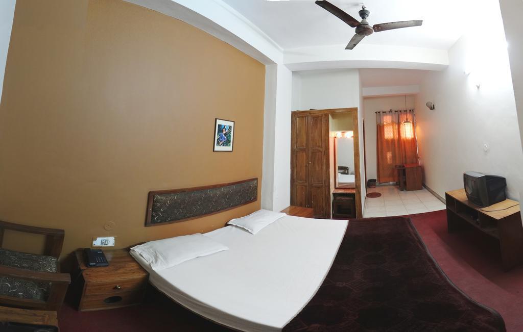 Бхопал: Gaurav Hotel