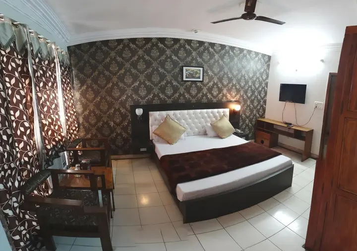Бхопал: Gaurav Hotel