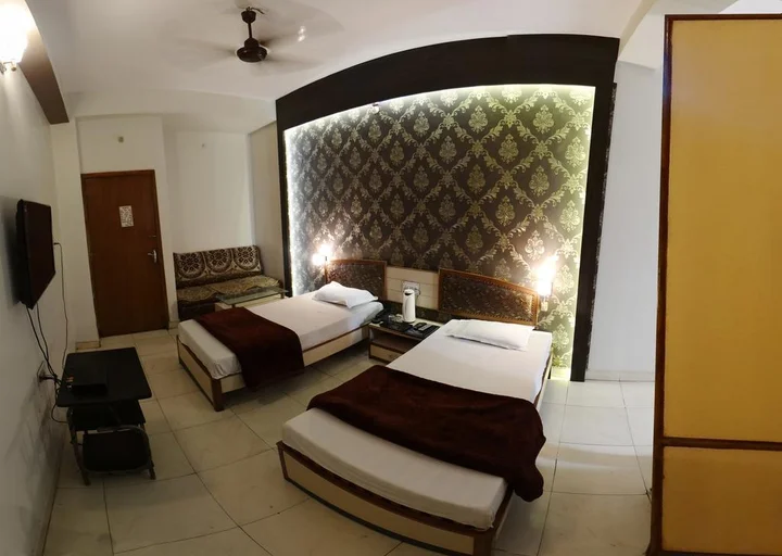 Бхопал: Gaurav Hotel