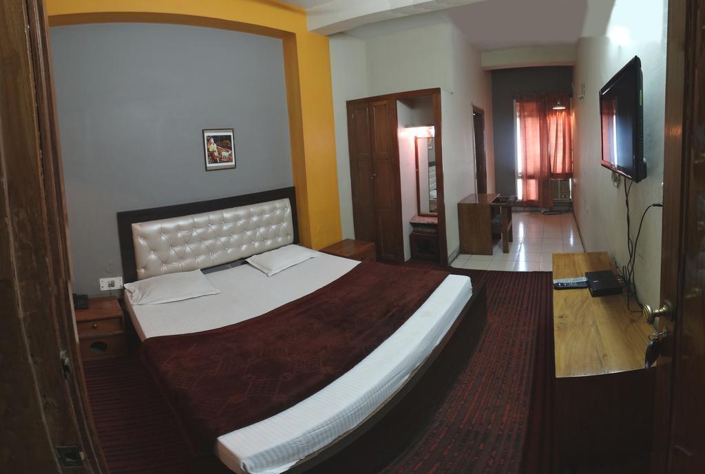 Бхопал: Gaurav Hotel
