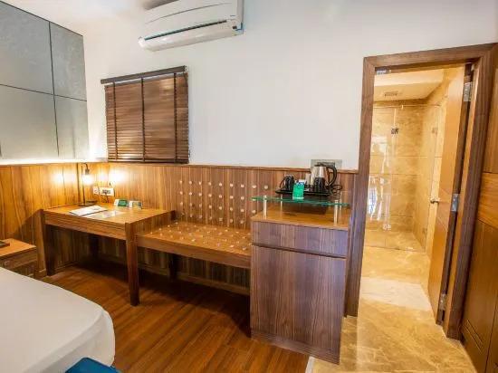 Соманур: Poppys Vista Hotel
