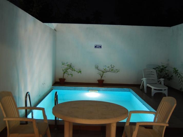 Соманур: Poppys Vista Hotel