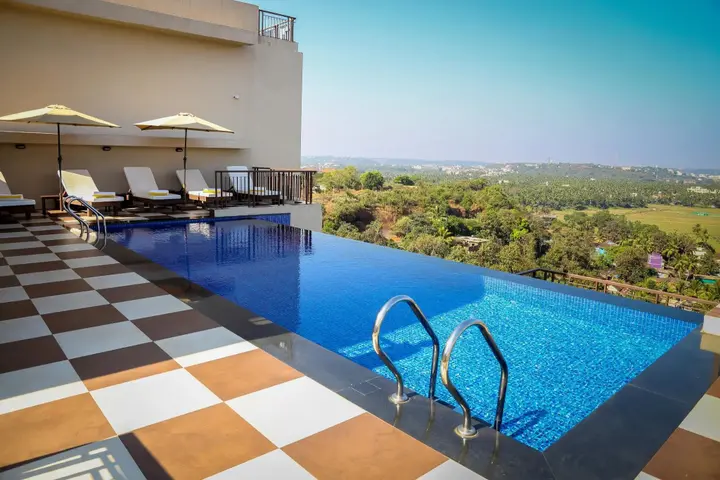 Панаджи: SinQ Suites