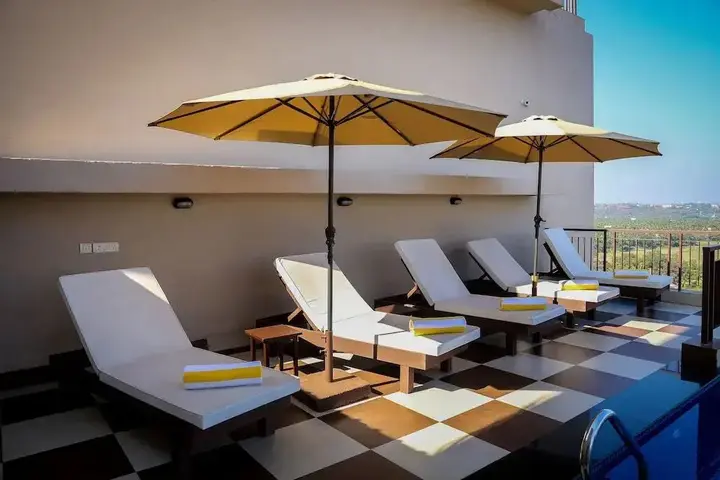 Панаджи: SinQ Suites