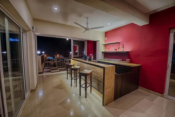 Панаджи: SinQ Suites