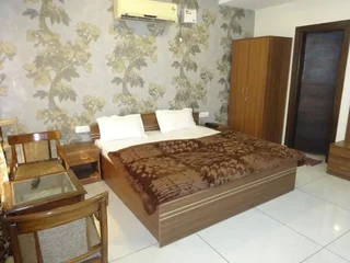 Чандигарх: The Shradha Hotel