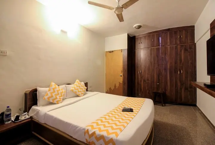 Мумбаи: FabHotel Swamini Niwas Malad East