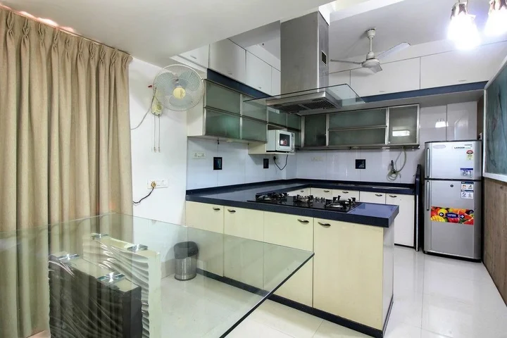 Мумбаи: FabHotel Swamini Niwas Malad East