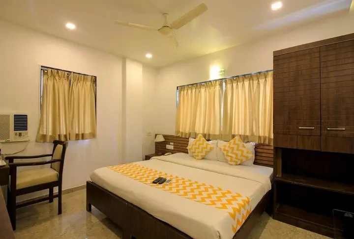 Мумбаи: FabHotel Swamini Niwas Malad East