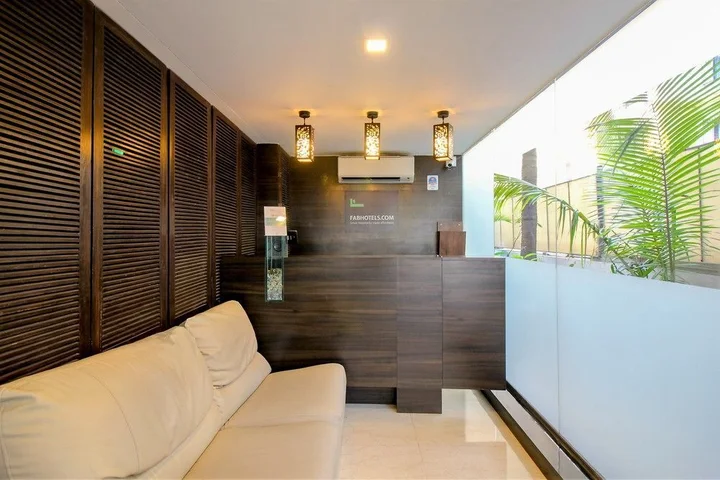 Мумбаи: FabHotel Swamini Niwas Malad East