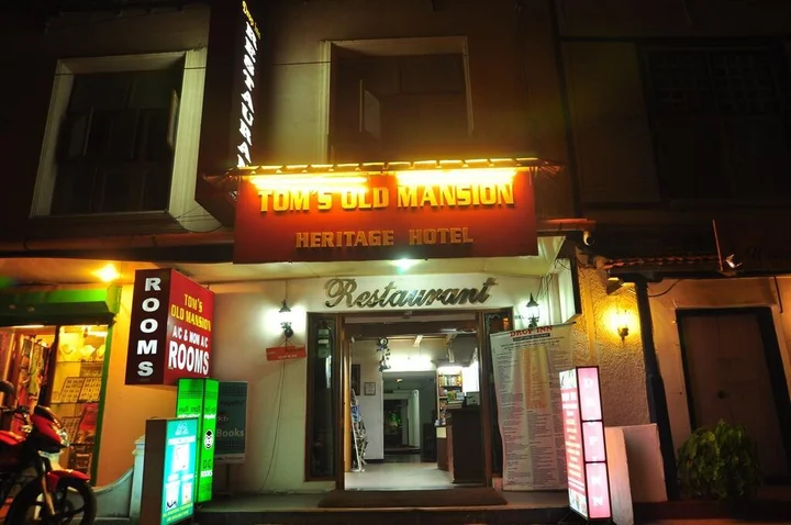 Коччи: Tom's Old Mansion