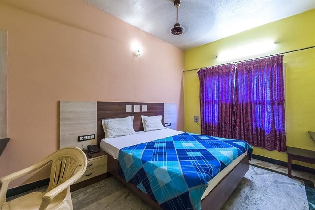 Пунди: Hotel Gold Inn