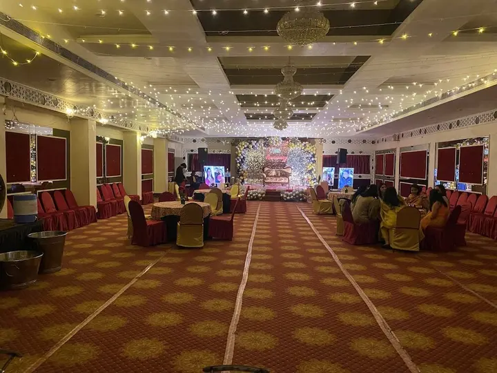Бхилвара: The Palm Resort