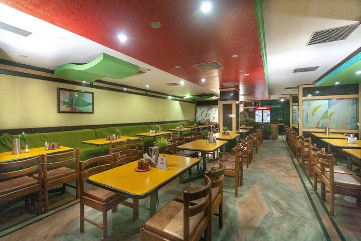 Тирупати: Hotel Gayathri Grand by OYO Rooms