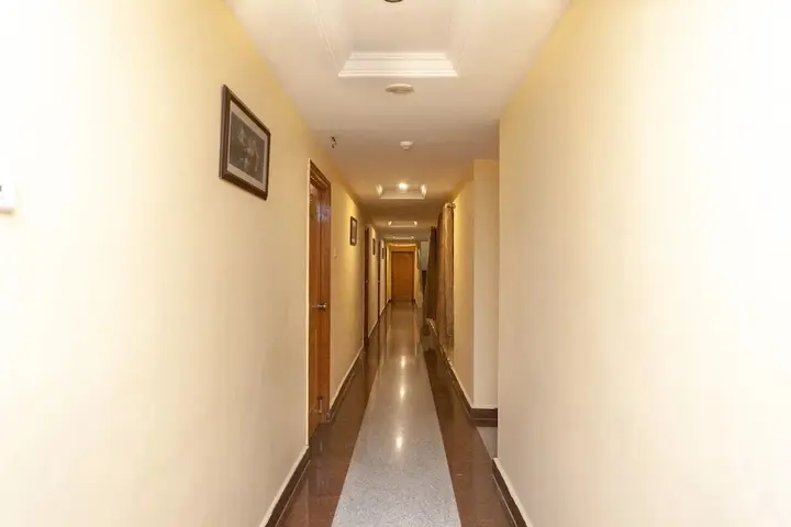 Тирупати: Hotel Gayathri Grand by OYO Rooms