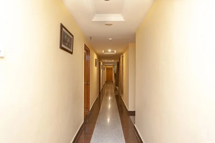 Тирупати: Hotel Gayathri Grand by OYO Rooms