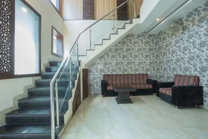 Индаур: OYO 5738 Hotel Lords Inn