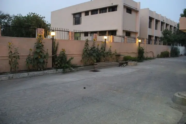 Гуруграм: Hotel Doves Inn