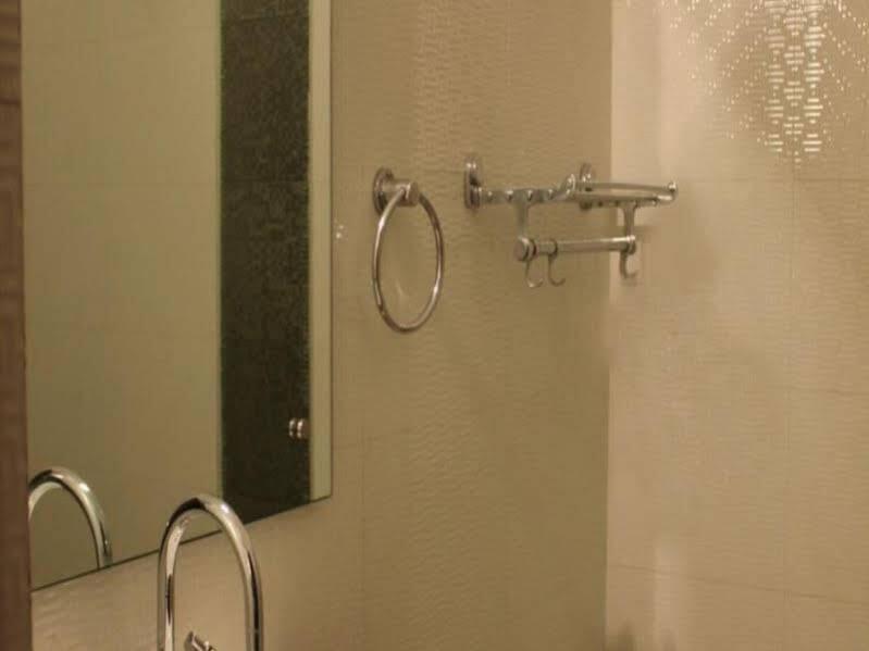 Гуруграм: Hotel Doves Inn