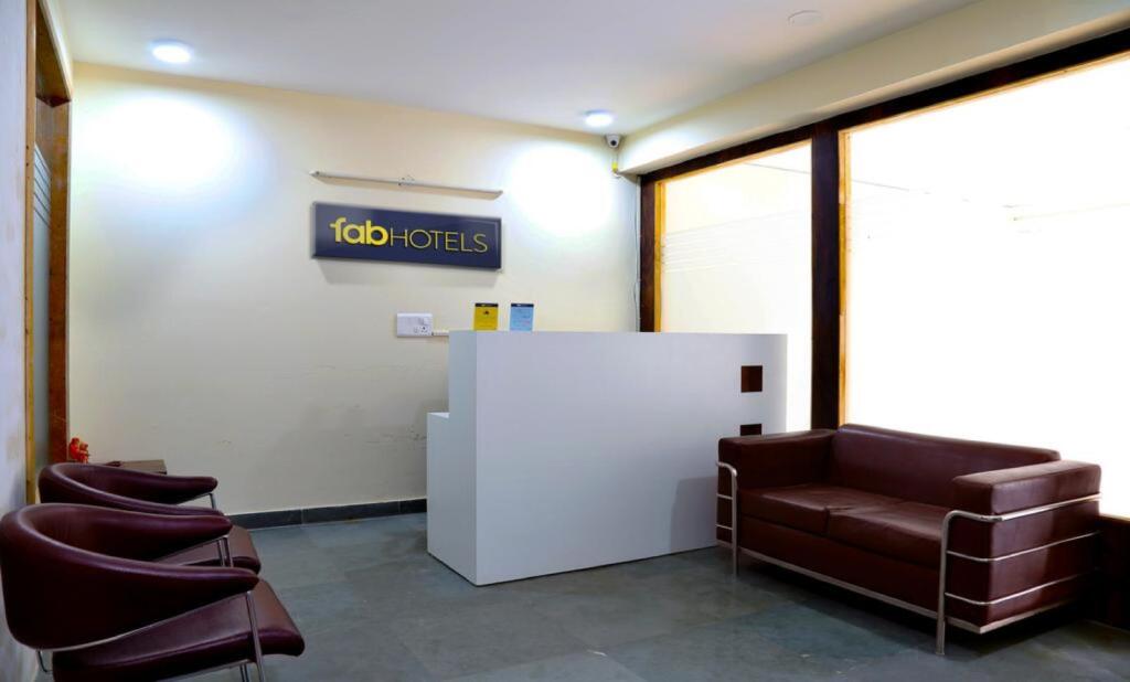 Гуруграм: FabHotel Daffodils Sohna Road