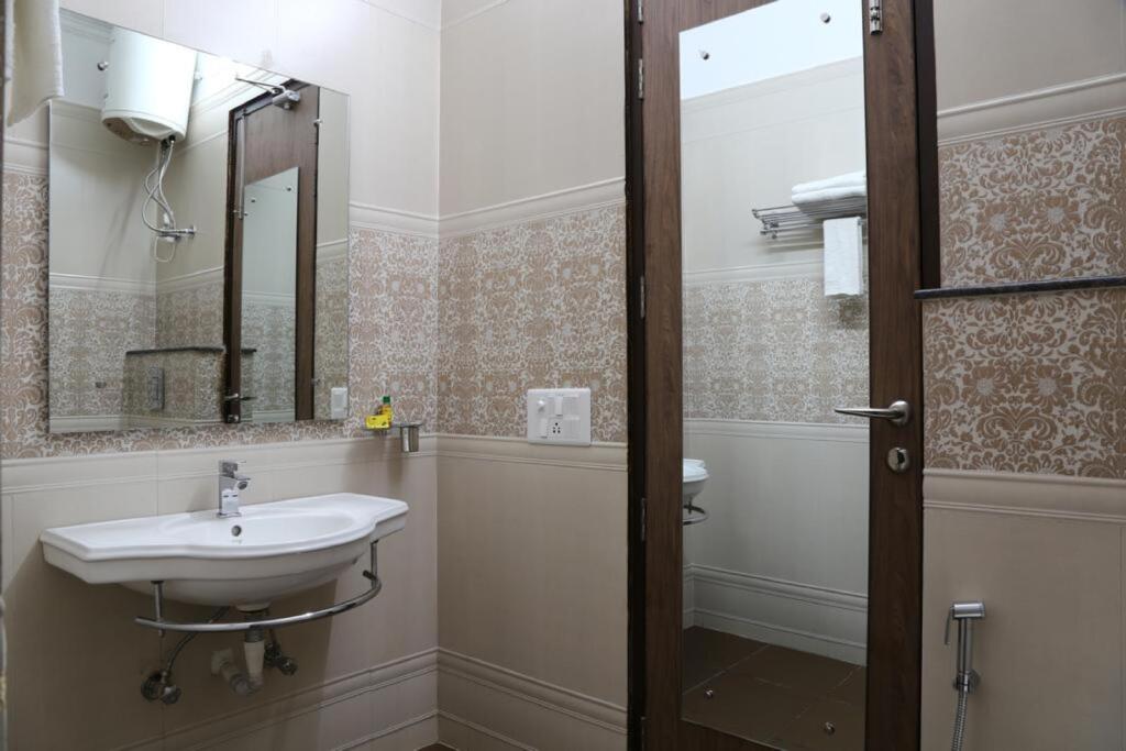 Гуруграм: FabHotel Daffodils Sohna Road
