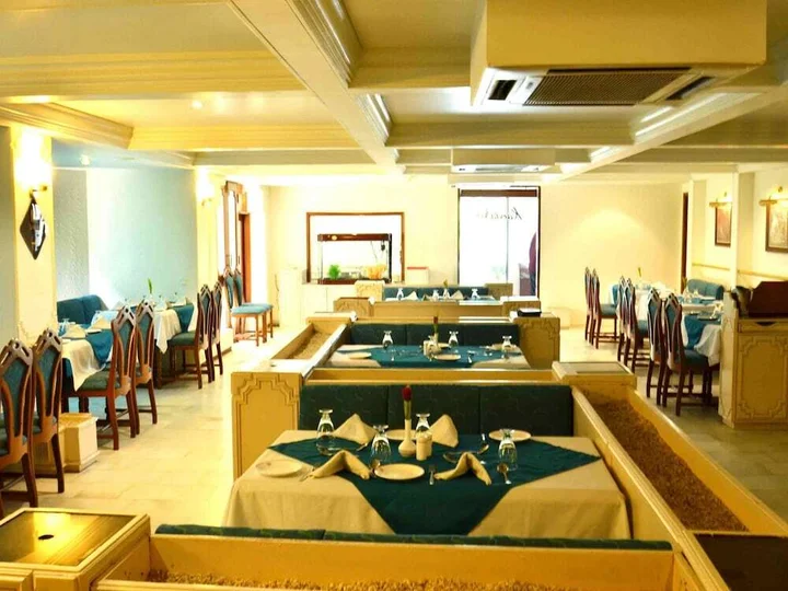 Индаур: OYO 2029 South Tukoganj