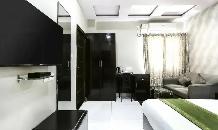 Бангалор: Treebo Greenwood Premier Suites, Old Airport Road