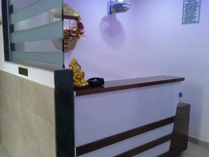 Тхане: Hotel Galaxy's Vaibhav