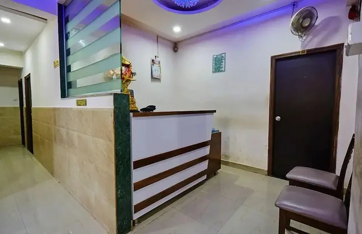 Тхане: Hotel Galaxy's Vaibhav