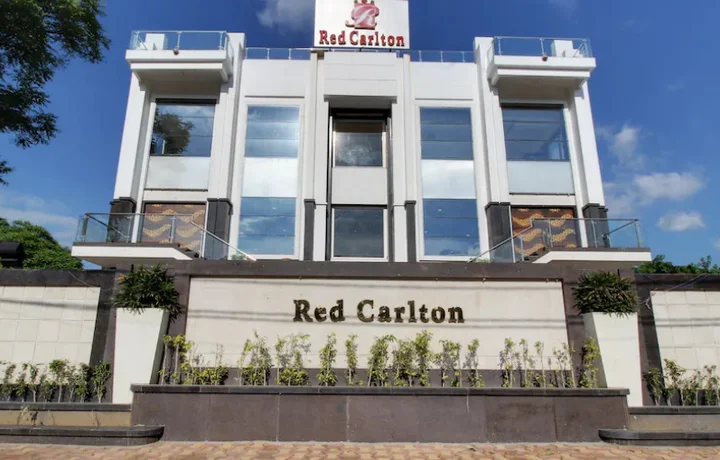 Канпур: Red Carlton