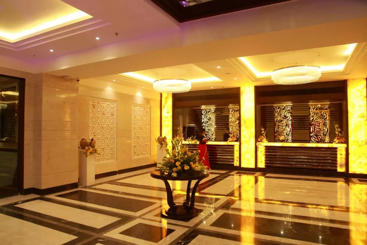 Лудхиана: The Palm Court