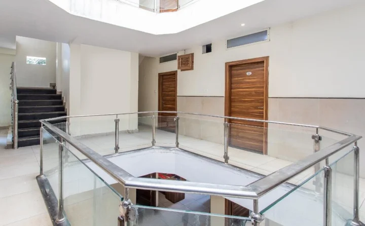 Удджайн: Oyo 24144 Tathastu Hotel