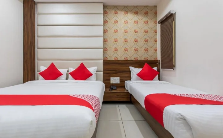 Удджайн: Oyo 24144 Tathastu Hotel