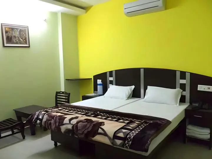 Нью-Дели: Hotel Surya Plaza