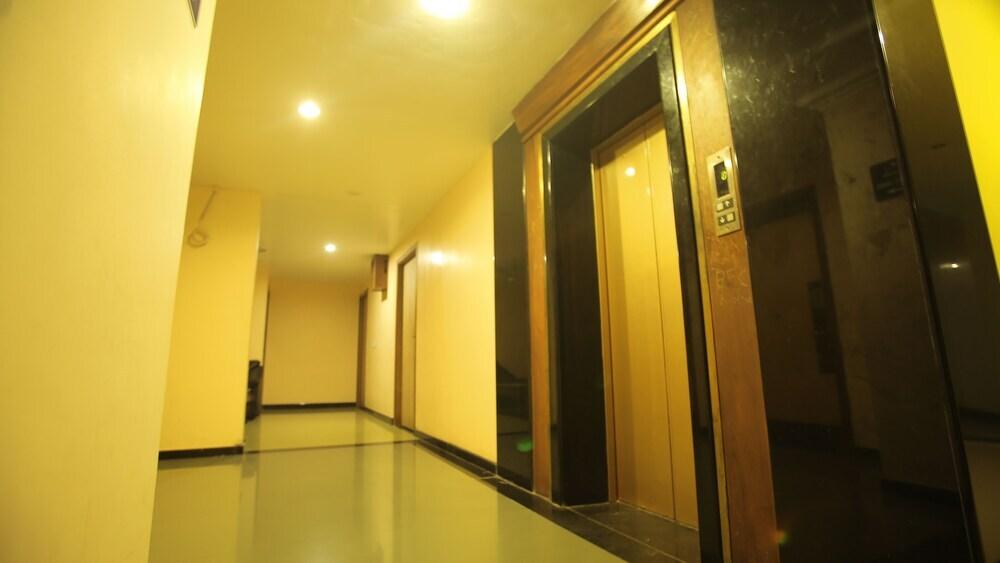 Eraniel: Hotel Vijayetha