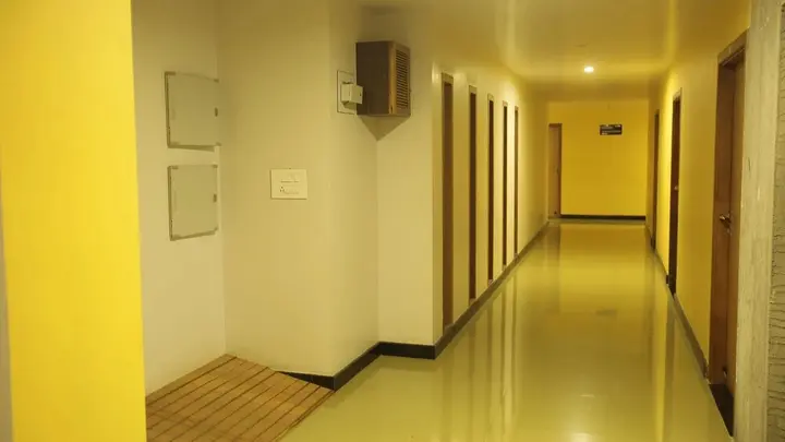 Eraniel: Hotel Vijayetha